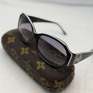 Sunglasses L Fuitons with case